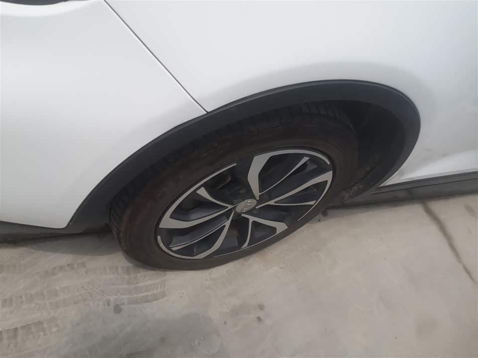 Geely Emgrand GS