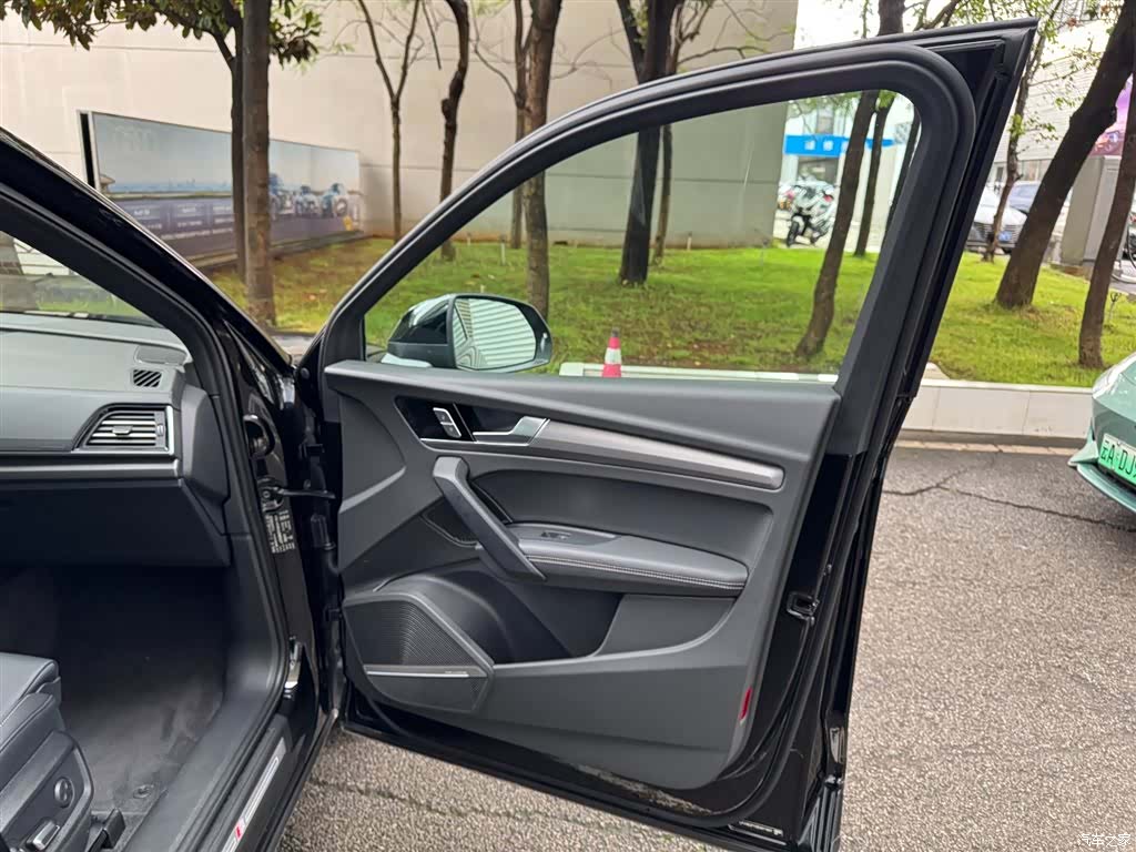 Audi Q5L, 2025 26