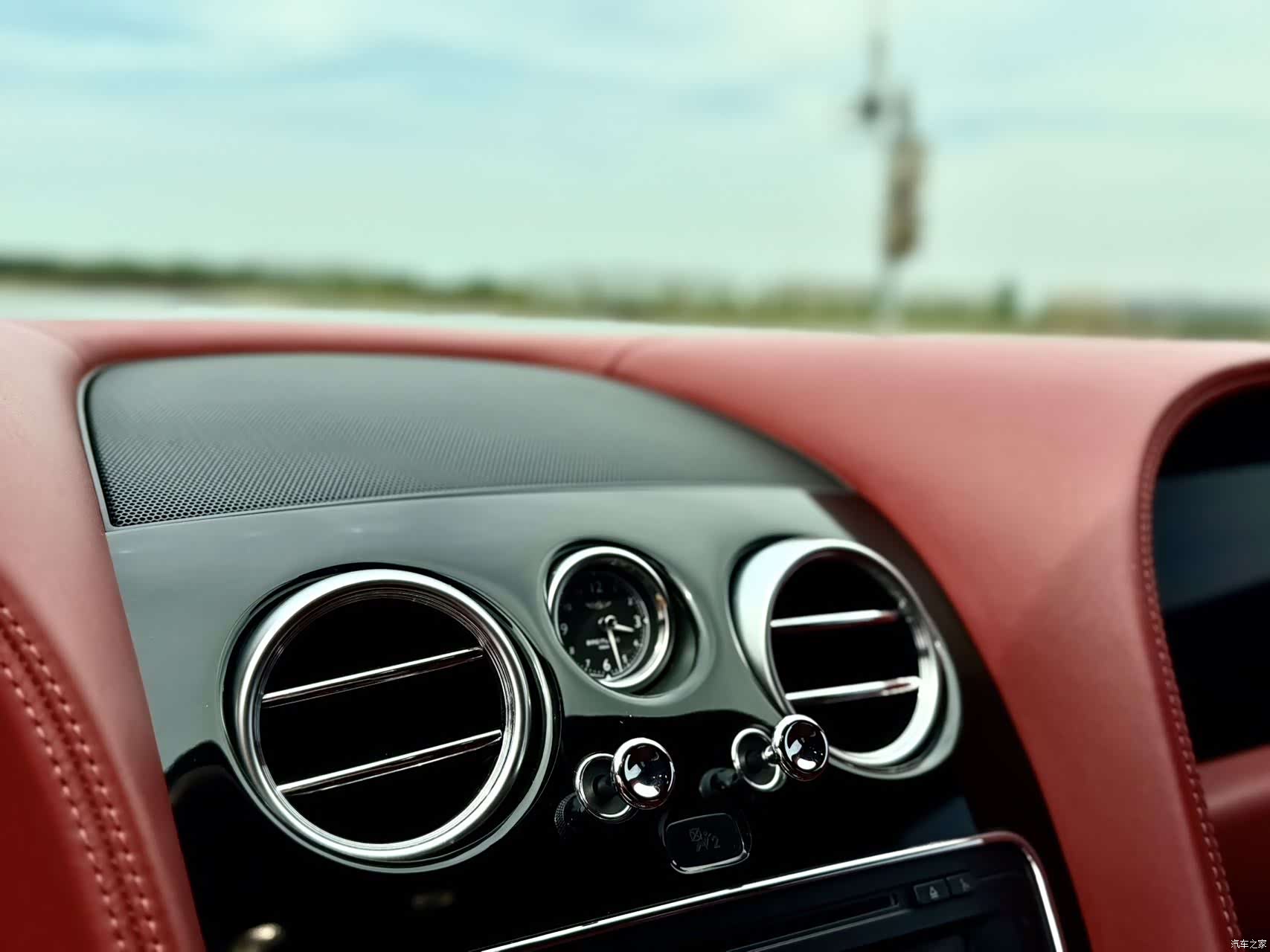 Bentley Flying Spur, 2019 16