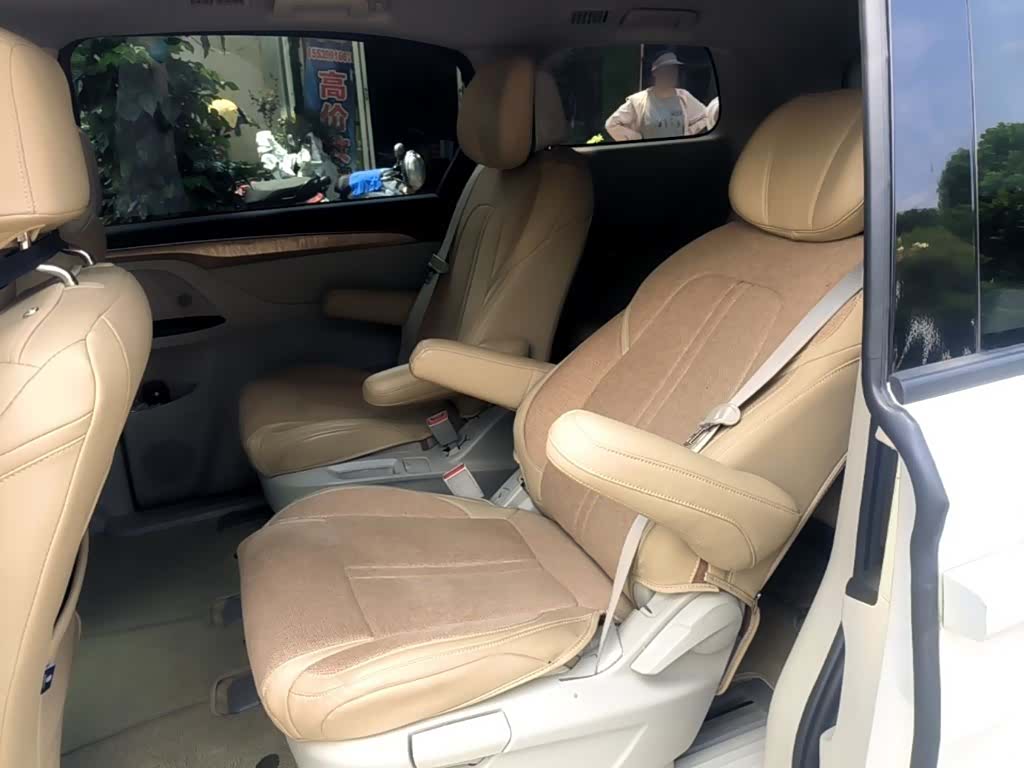 Buick GL8, 2017 17