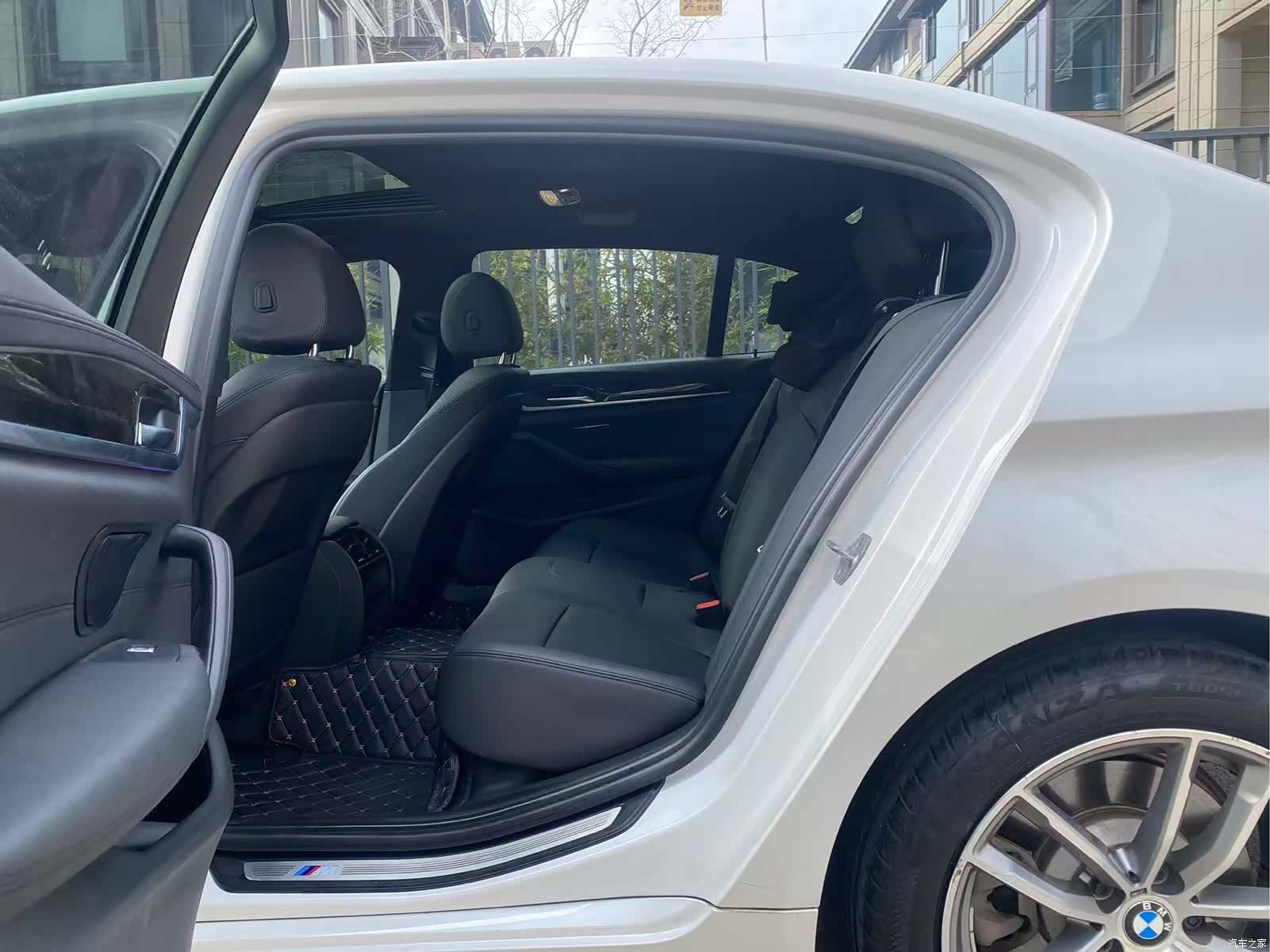 BMW 5 Series, 2018 все фото