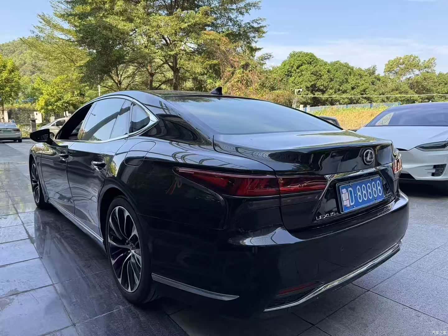 Lexus LS, 2022 7