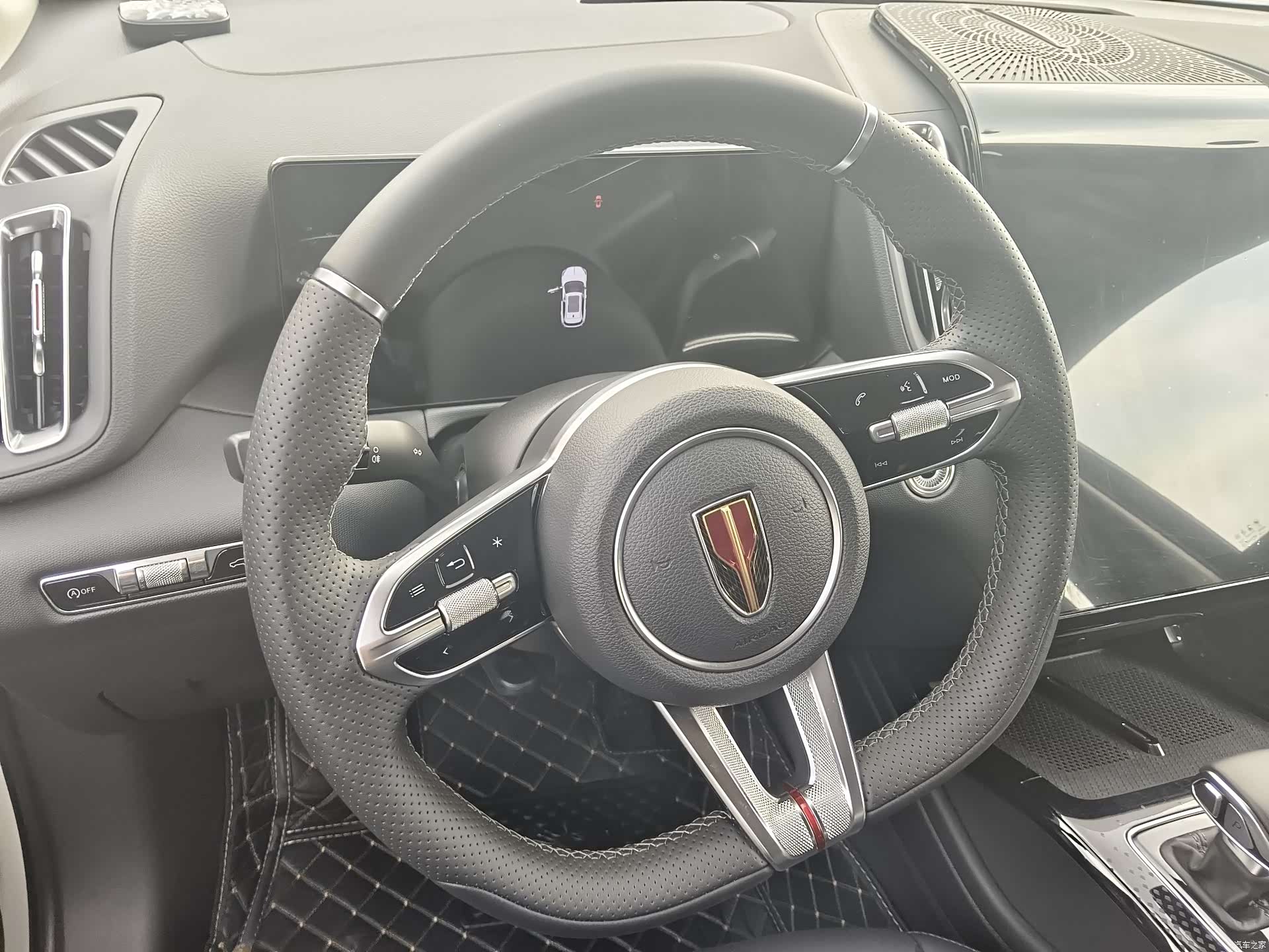 Hongqi HS3, 2024 4