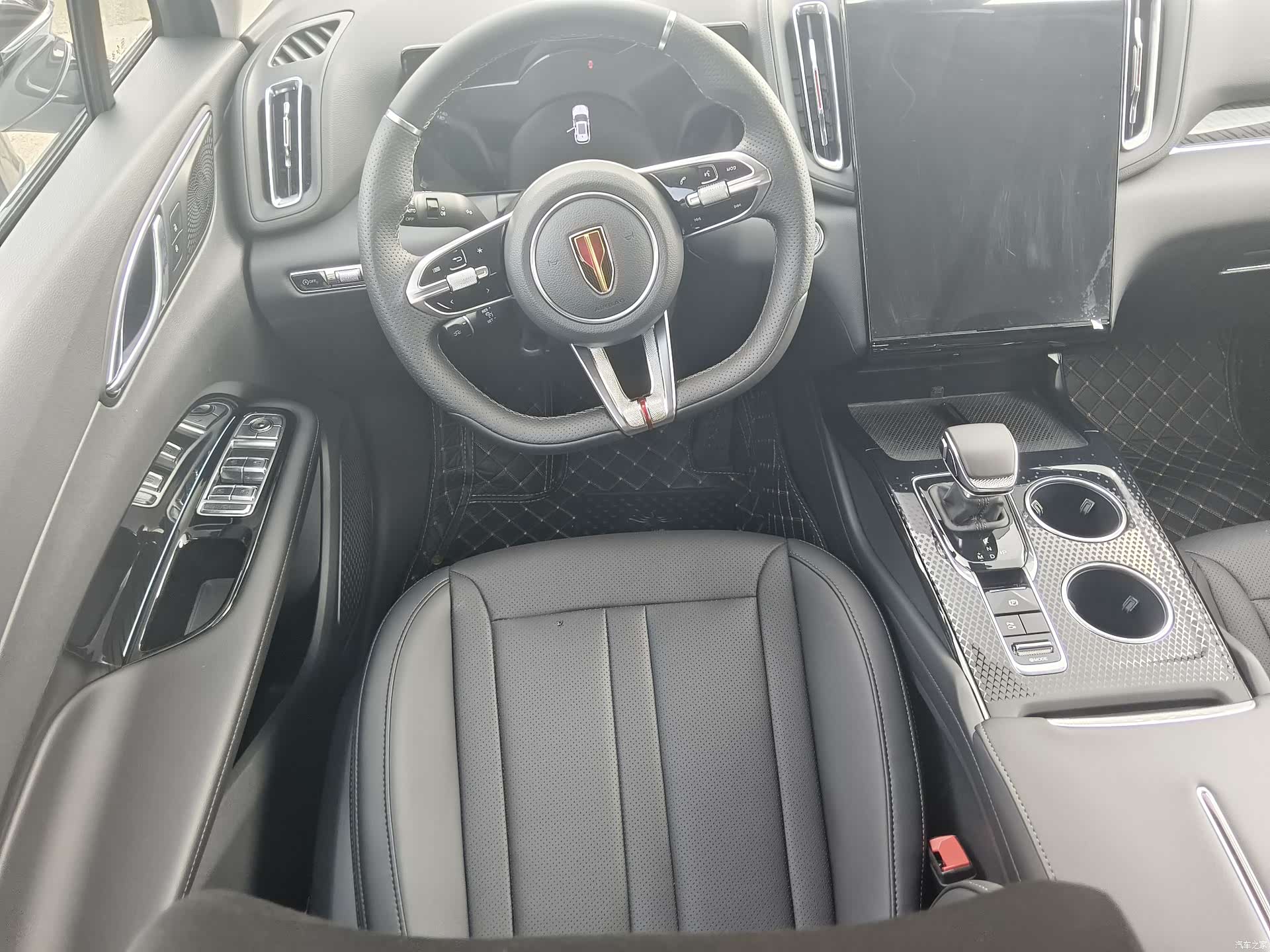 Hongqi HS3, 2024 6