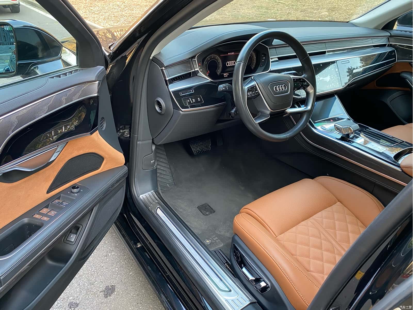 Audi A8L, 2023 4