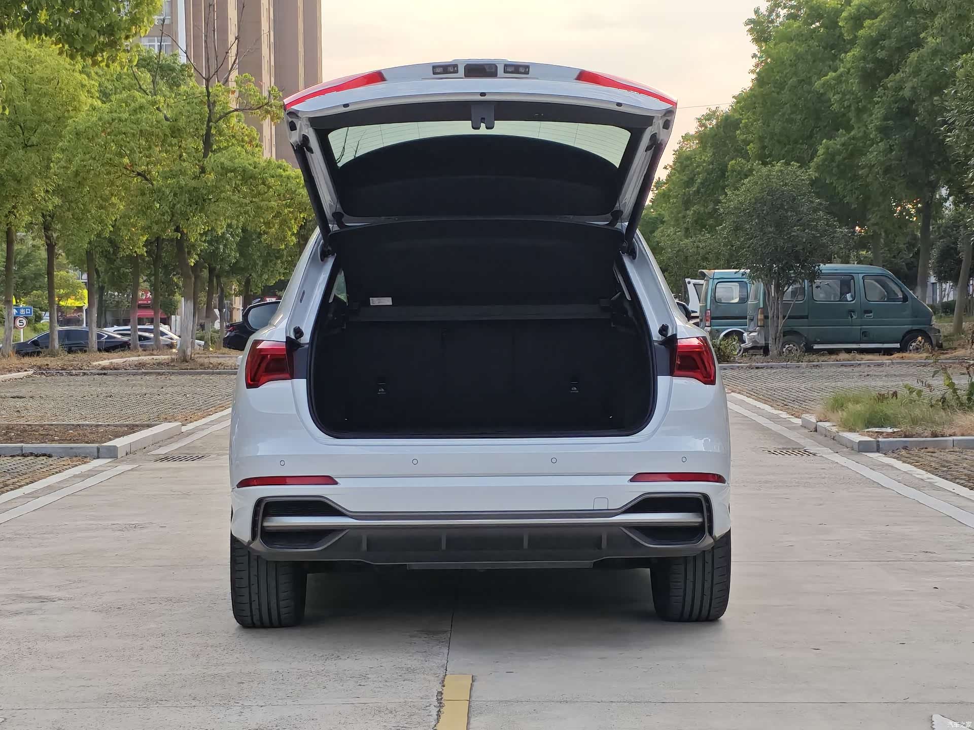 Audi Q3, 2023 17