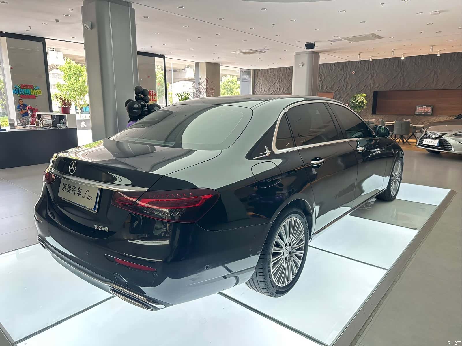 Mercedes-Benz E-Class, 2022 11