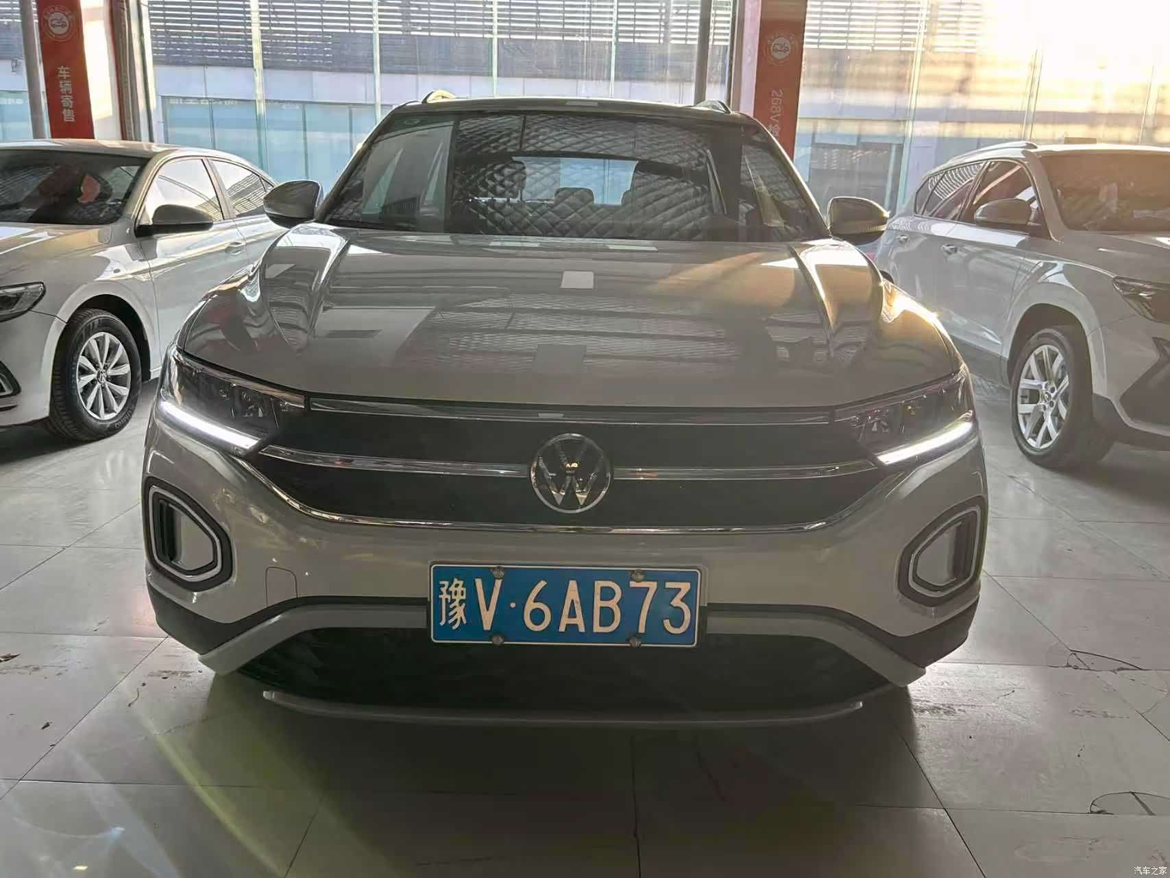 Volkswagen T-ROC, 2024 2
