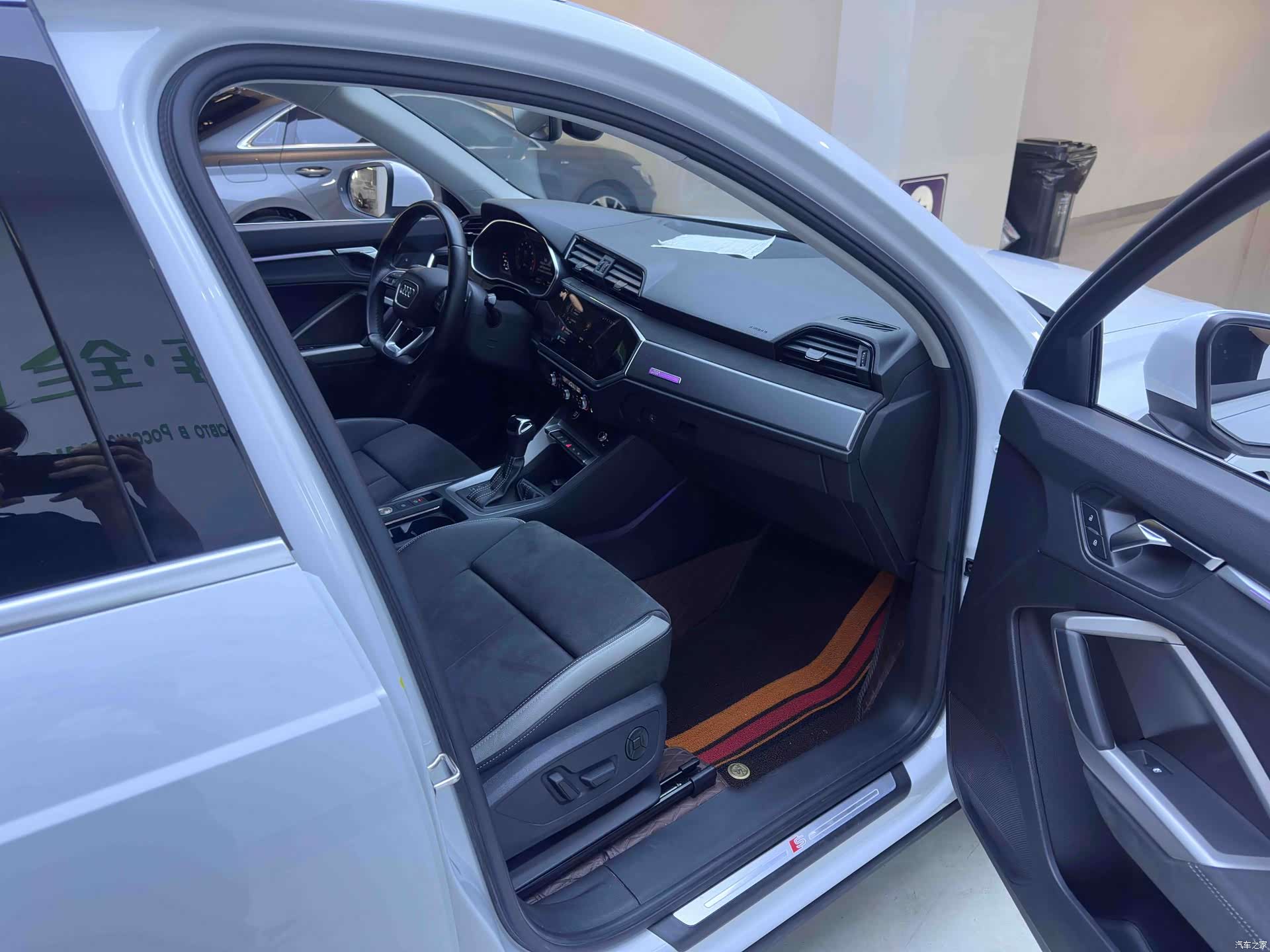 Audi Q3, 2022 11