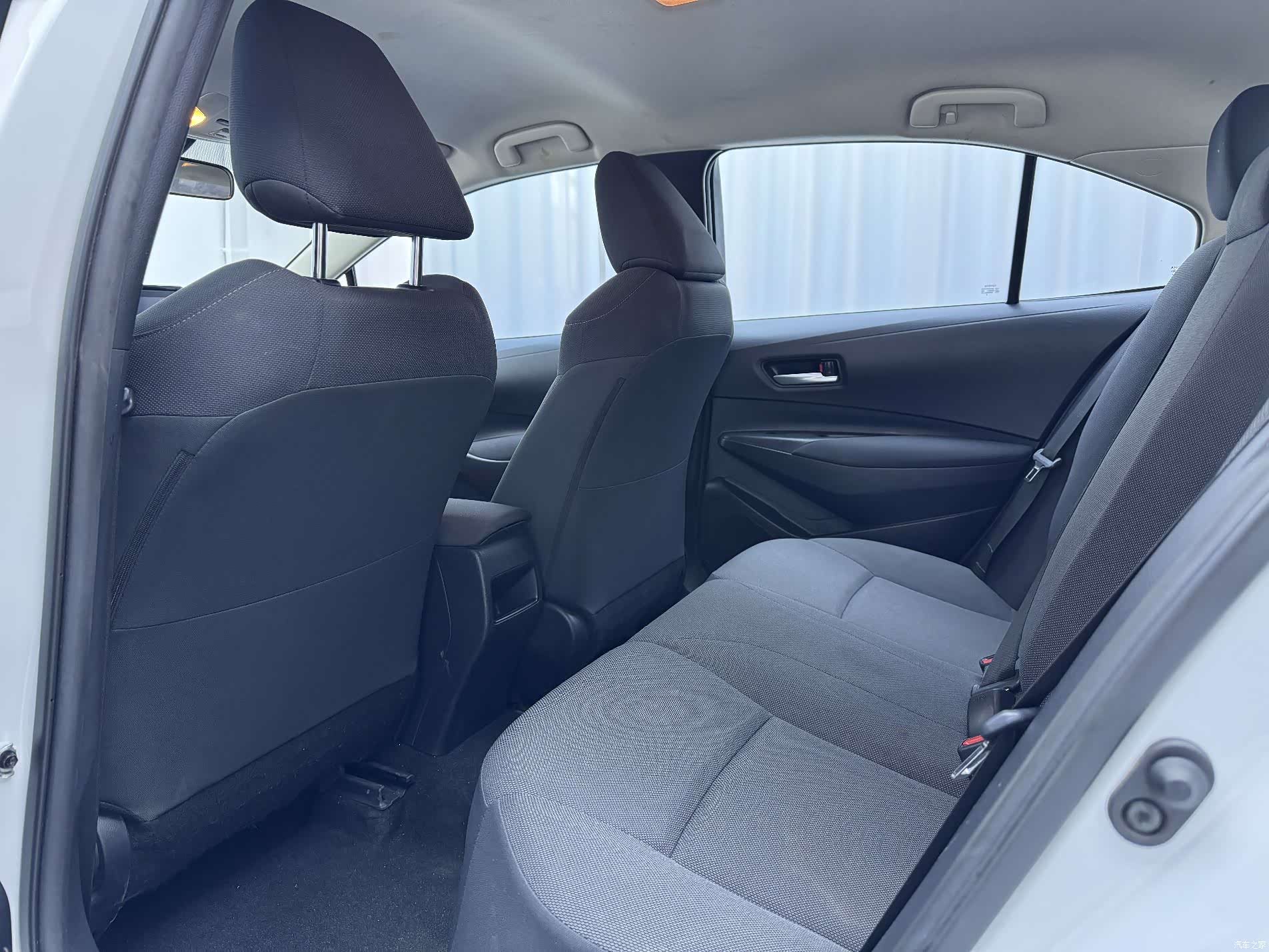 Toyota Corolla, 2023 все фото