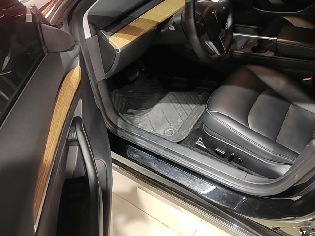 Tesla Model 3, 2023 16
