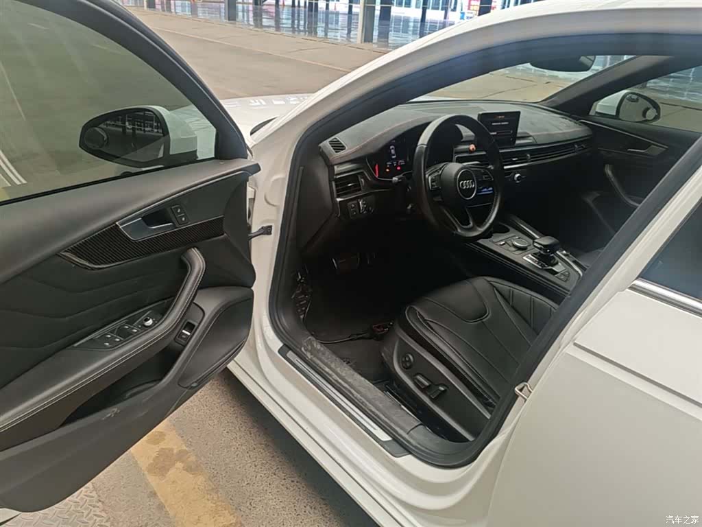 Audi A4L, 2019 16