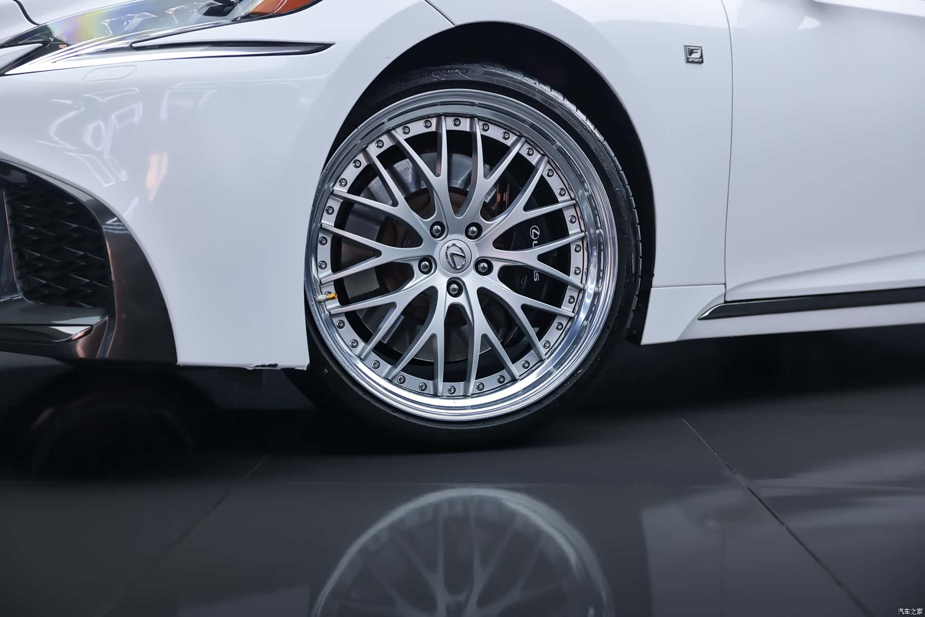 Lexus LS, 2018 31