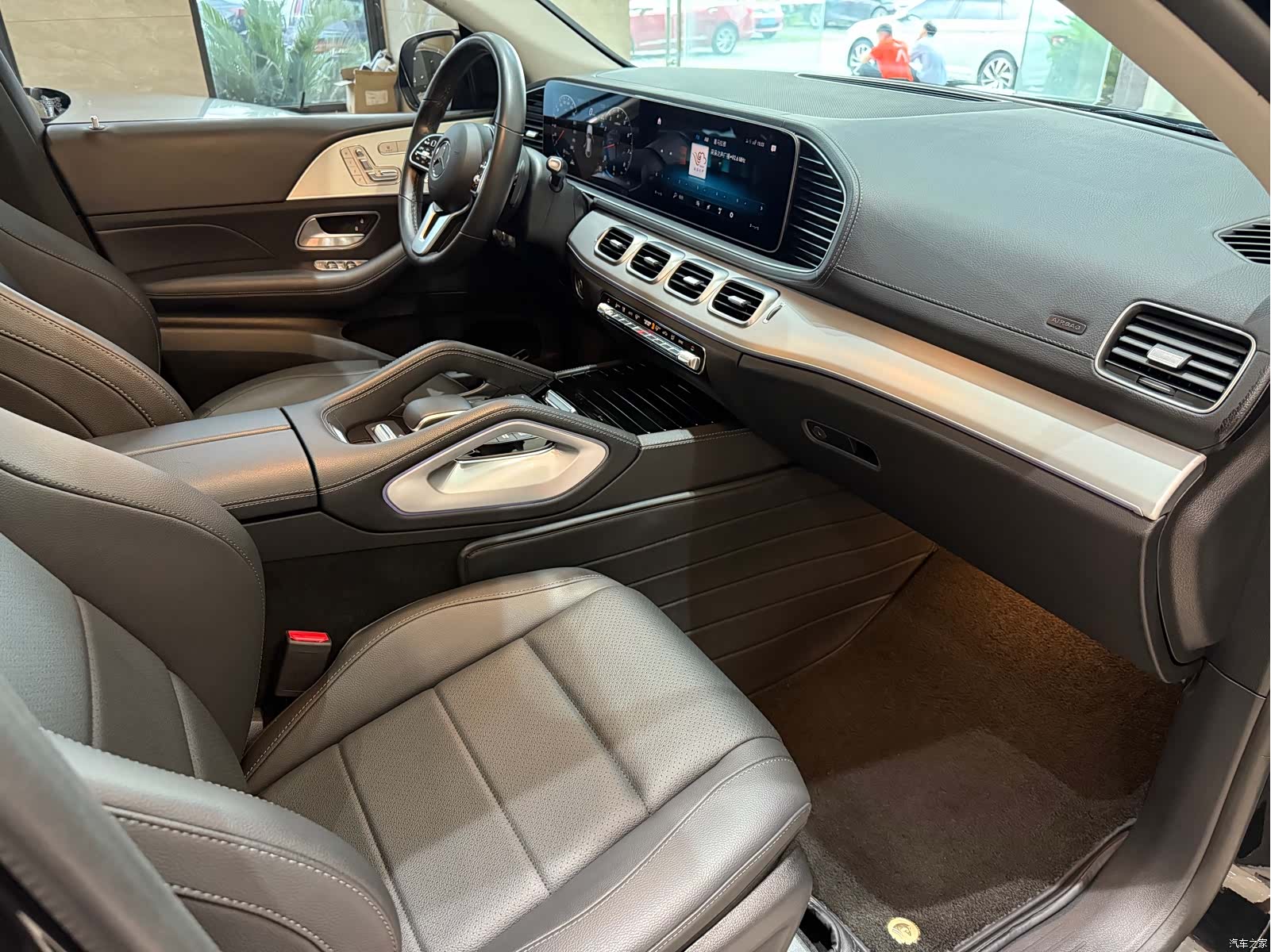 Mercedes-Benz GLE, 2023 12