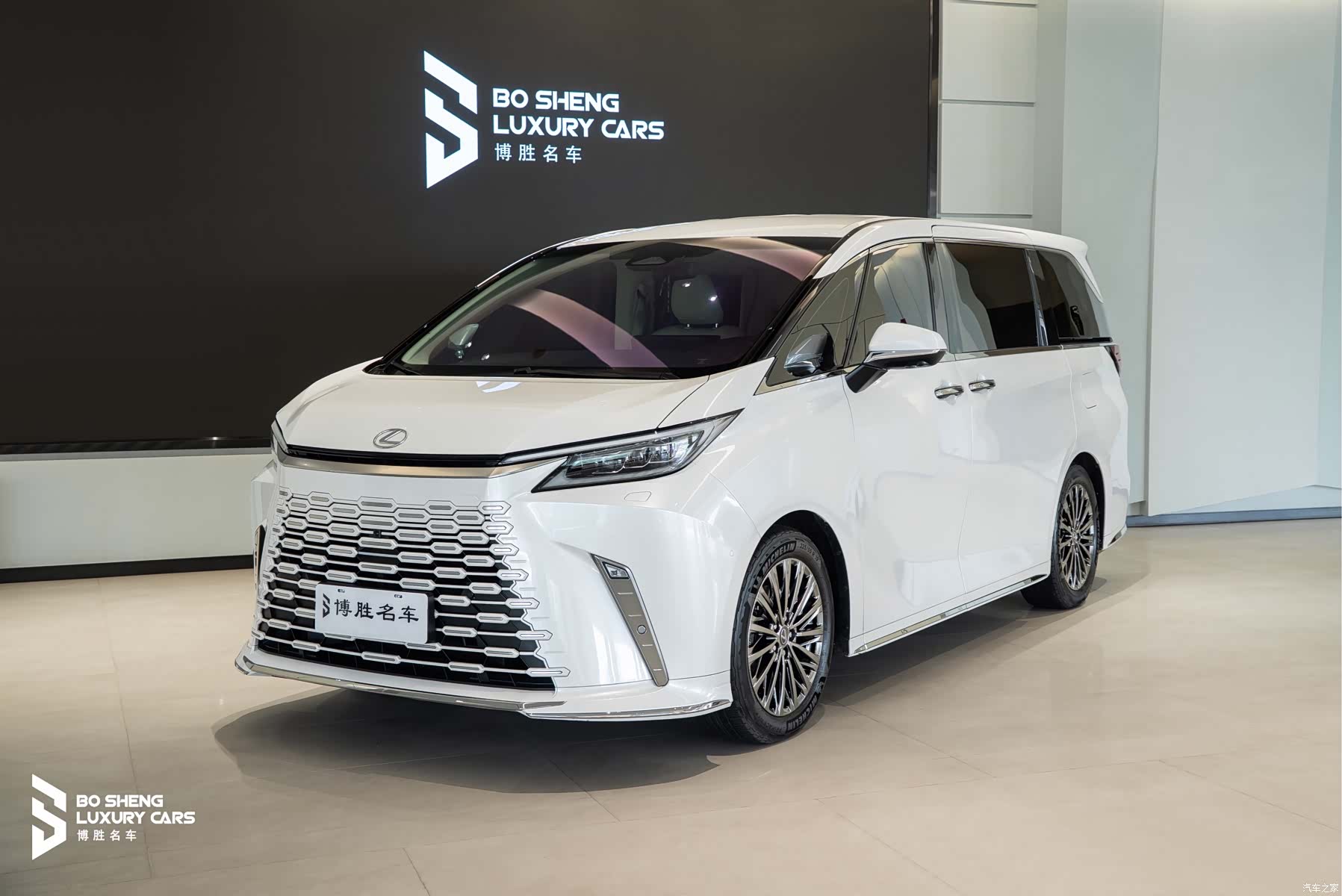 Lexus LM, 2025 1