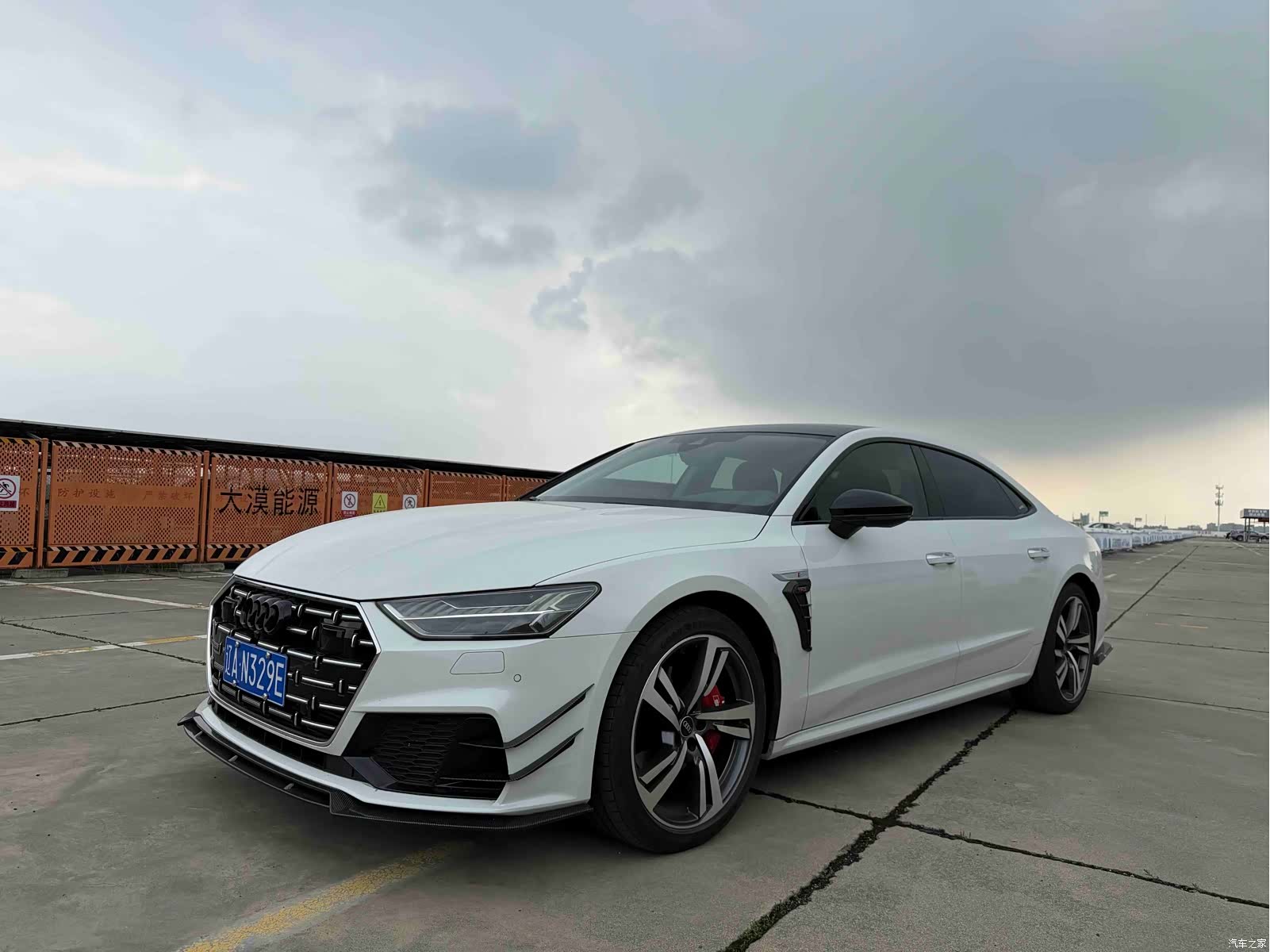 Audi A7L, 2023 1