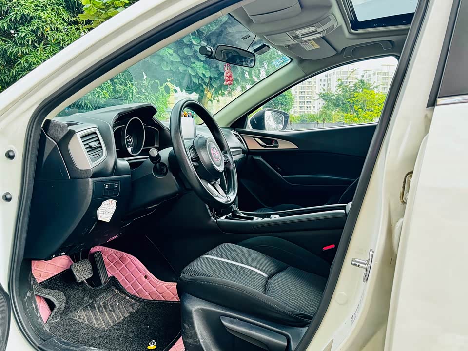 Mazda 3 Angkesaila