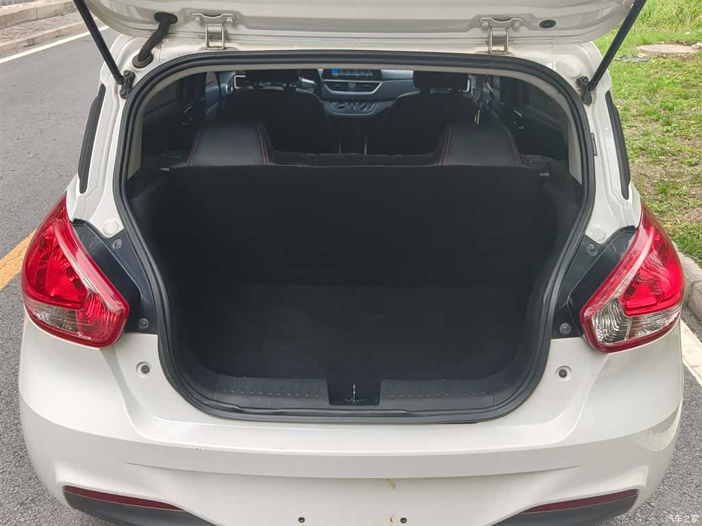Wuling 310, 2018 6