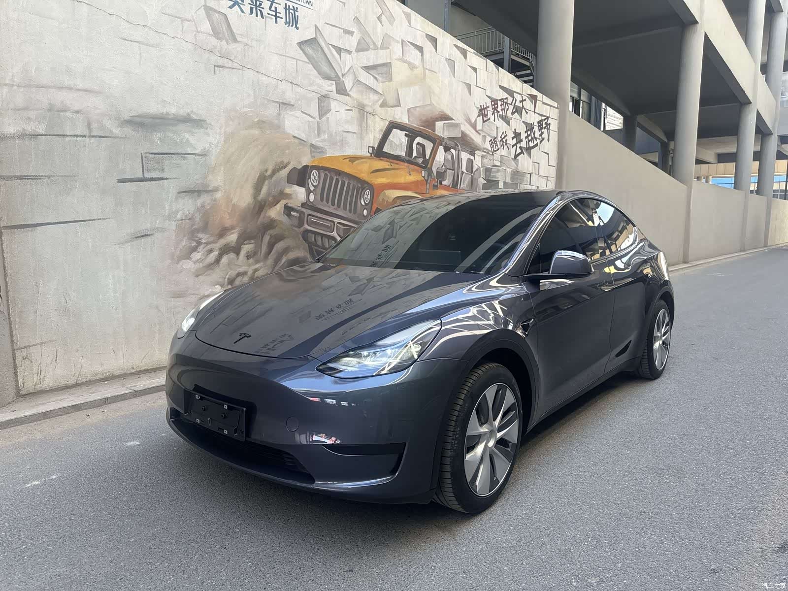 Tesla Model Y, 2023 1