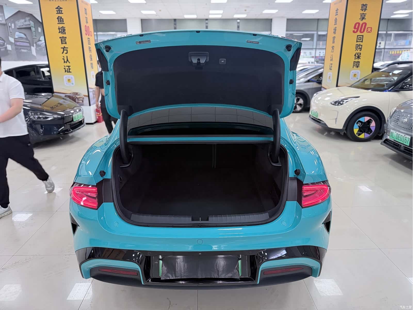Xiaomi SU7, 2024 10