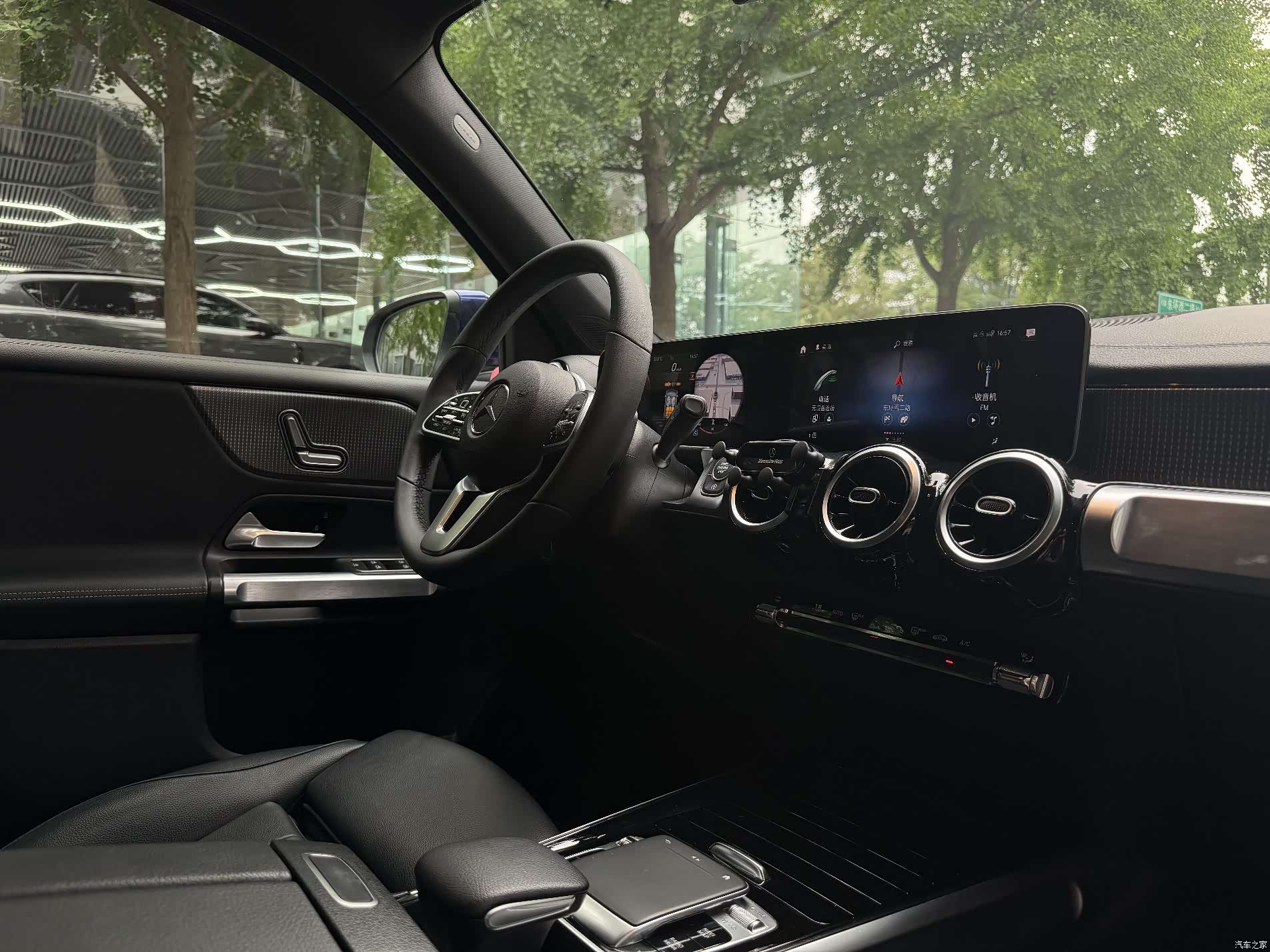 Mercedes-Benz GLB, 2021 9