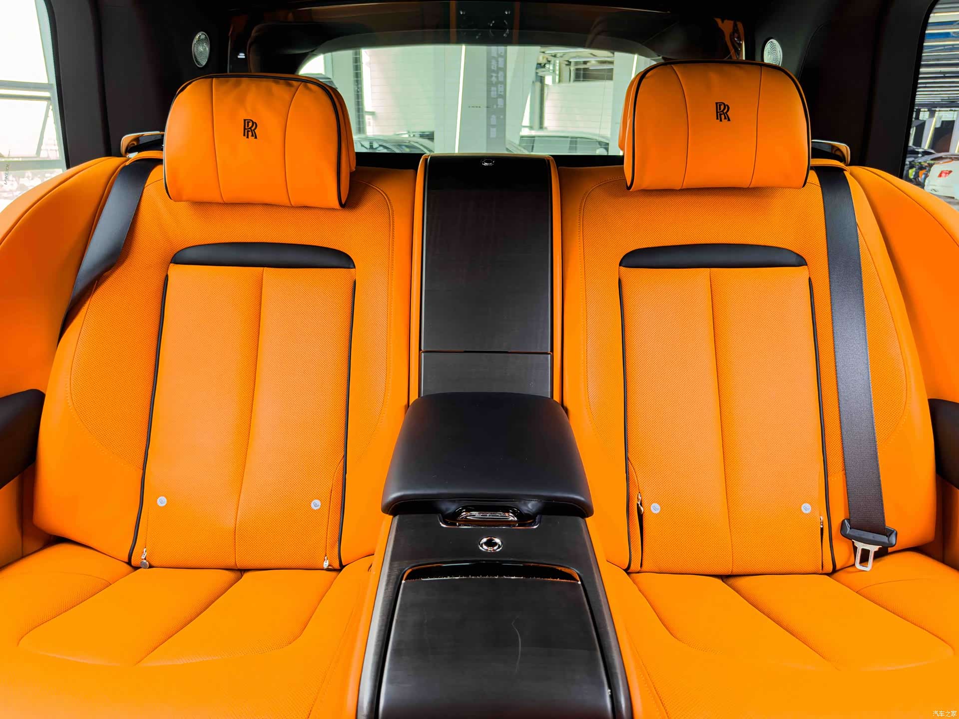 Rolls-Royce Cullinan, 2023 25