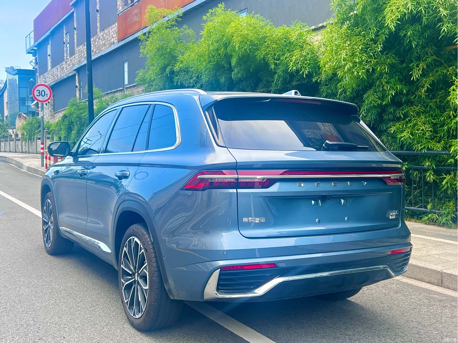 Geely Xingyue L, 2026 7
