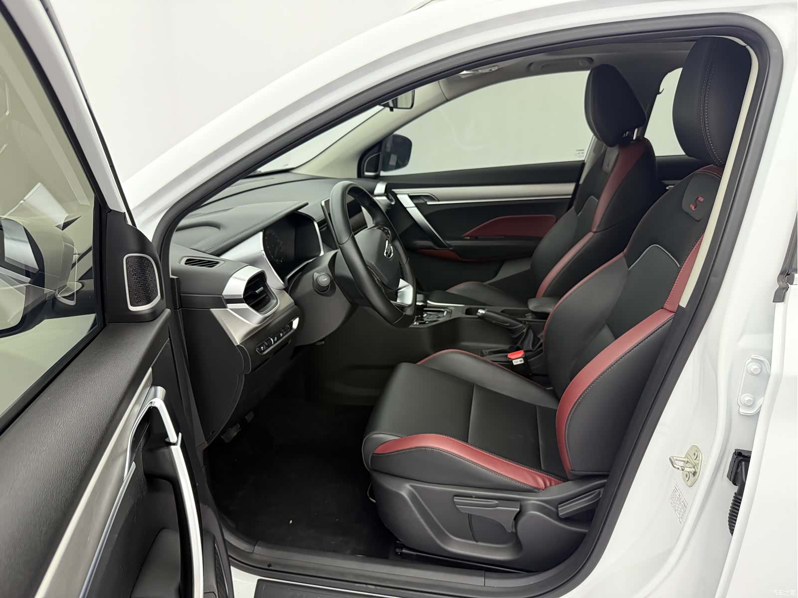 Geely Coolray, 2021 20