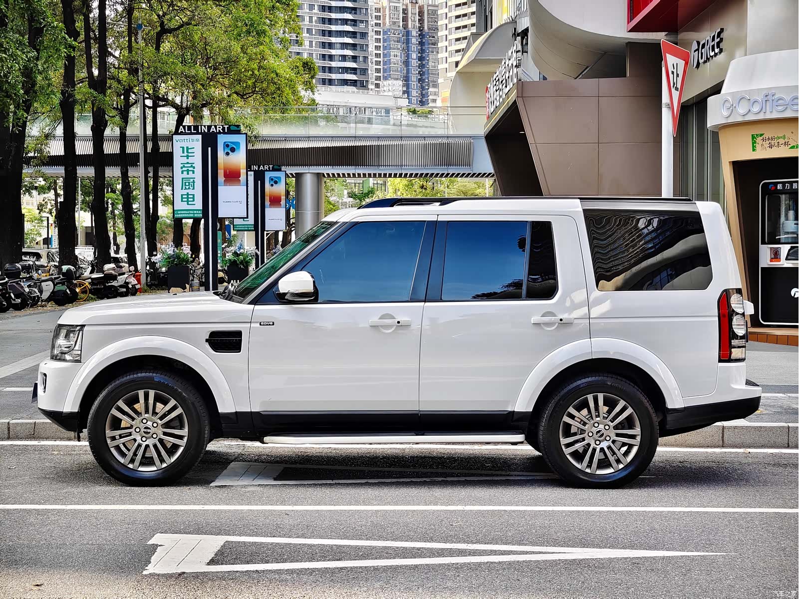 Land Rover Discovery, 2014 3