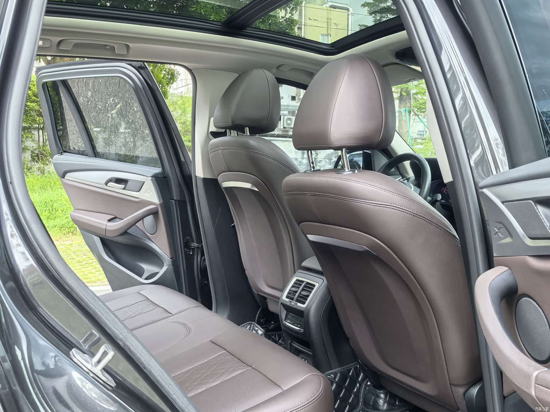 BMW iX3, 2024 11
