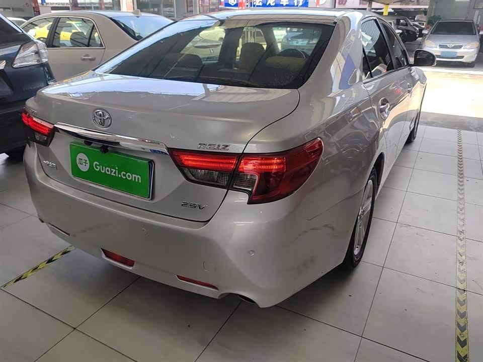 Toyota Reiz Toyota Reiz