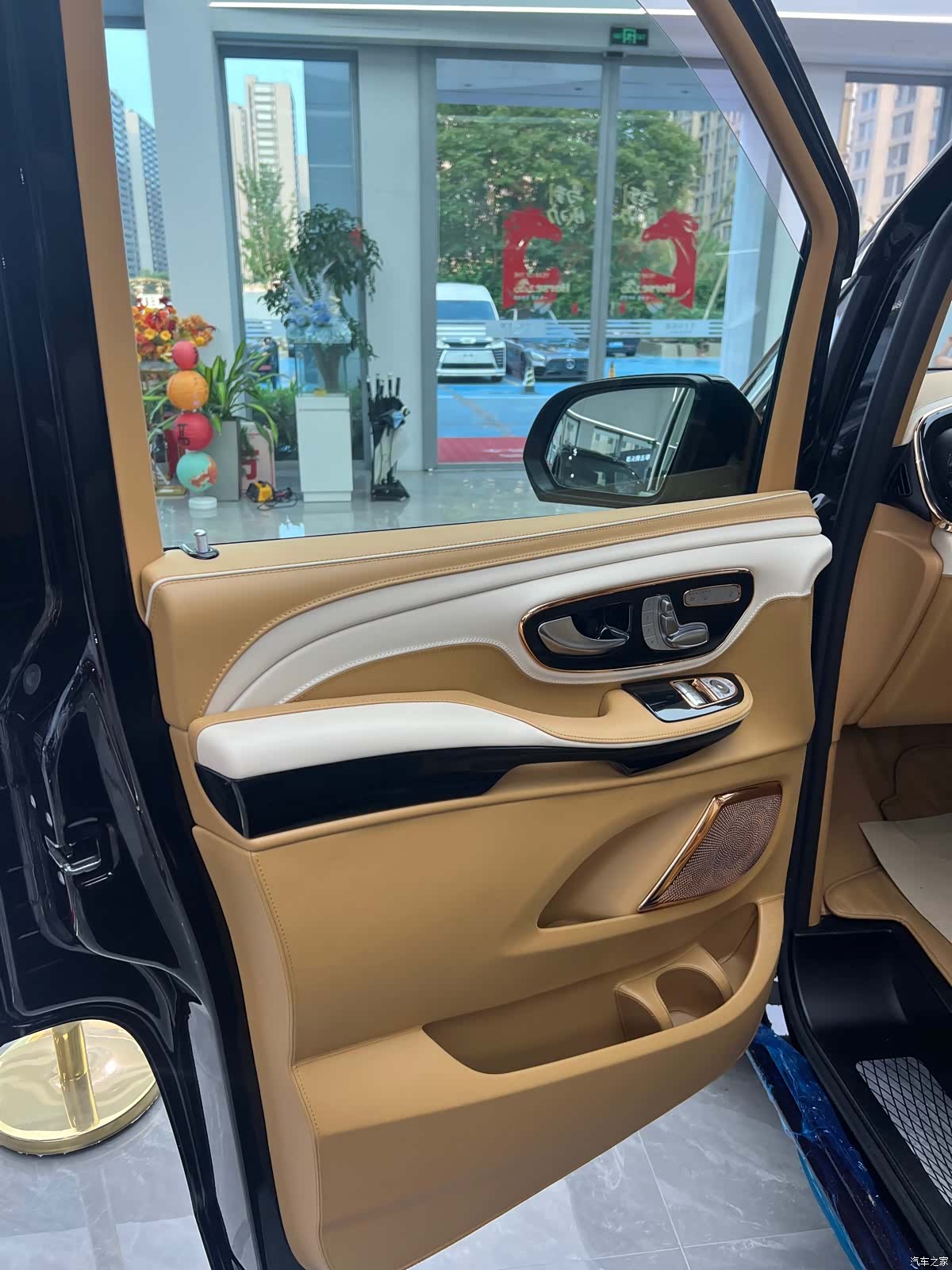 Mercedes-Benz V-Class, 1900 4