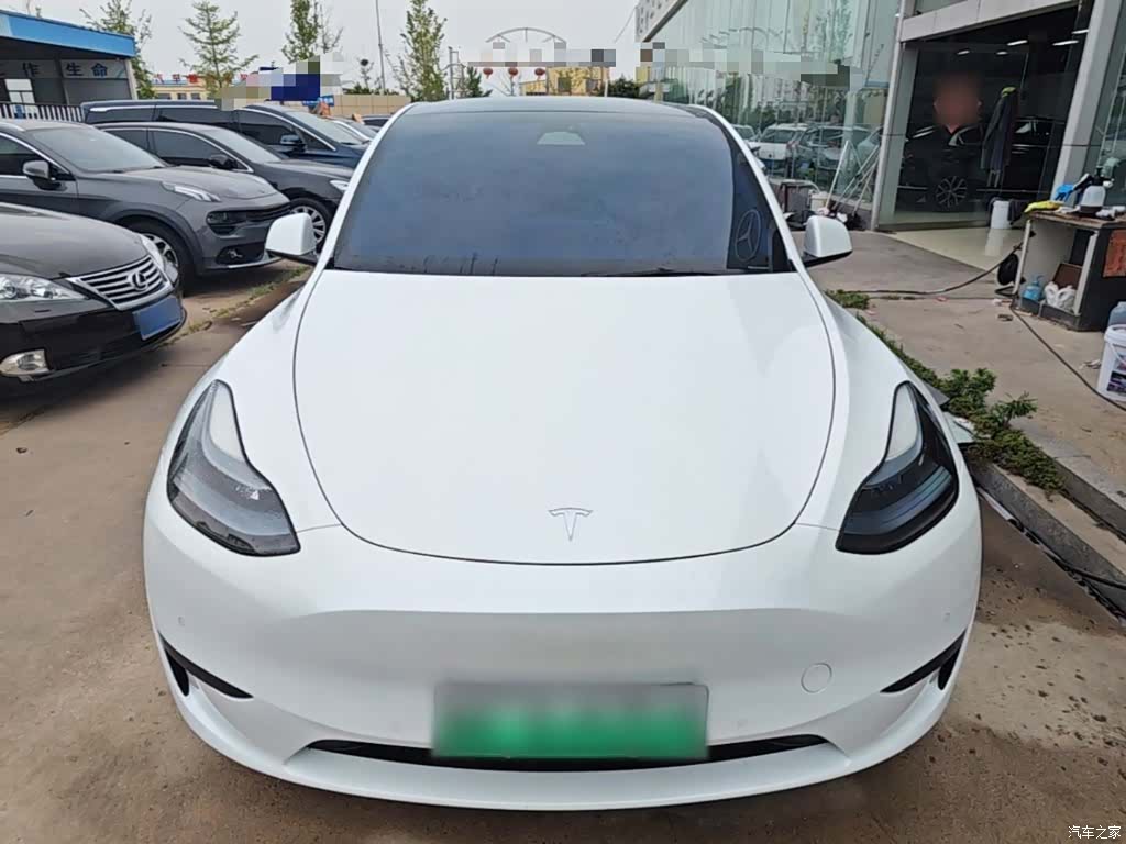 Tesla Model Y, 2023 3