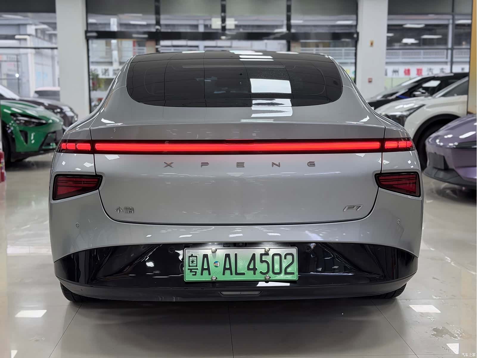 Xpeng P7, 2022 все фото