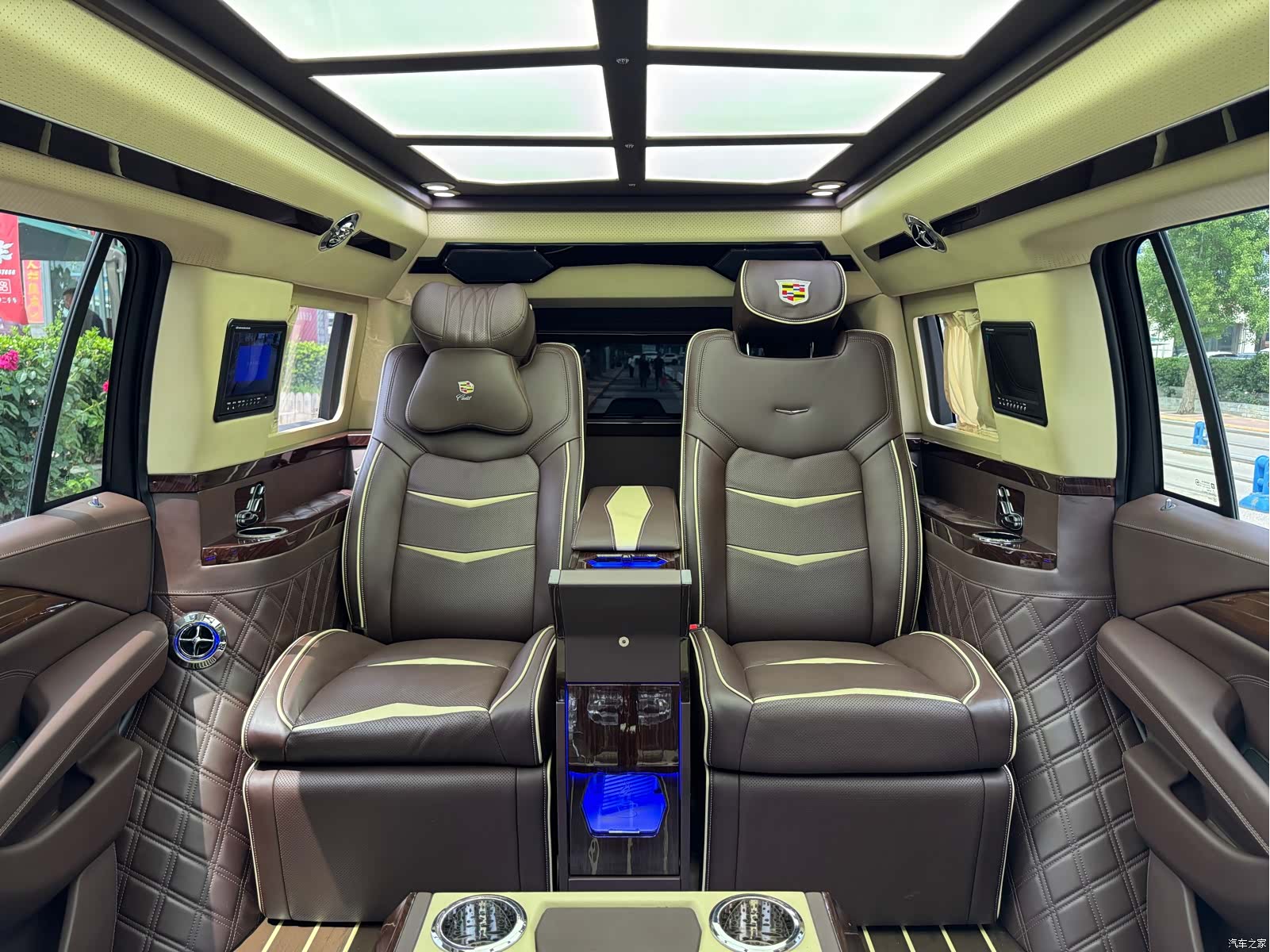 Cadillac Escalade, 2018 18