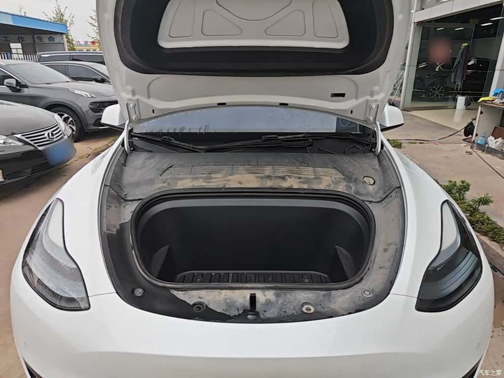 Tesla Model Y, 2023 20