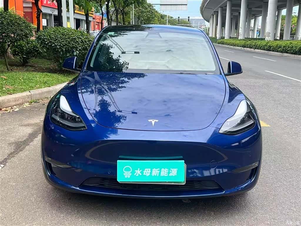 Tesla Model Y, 2022 2