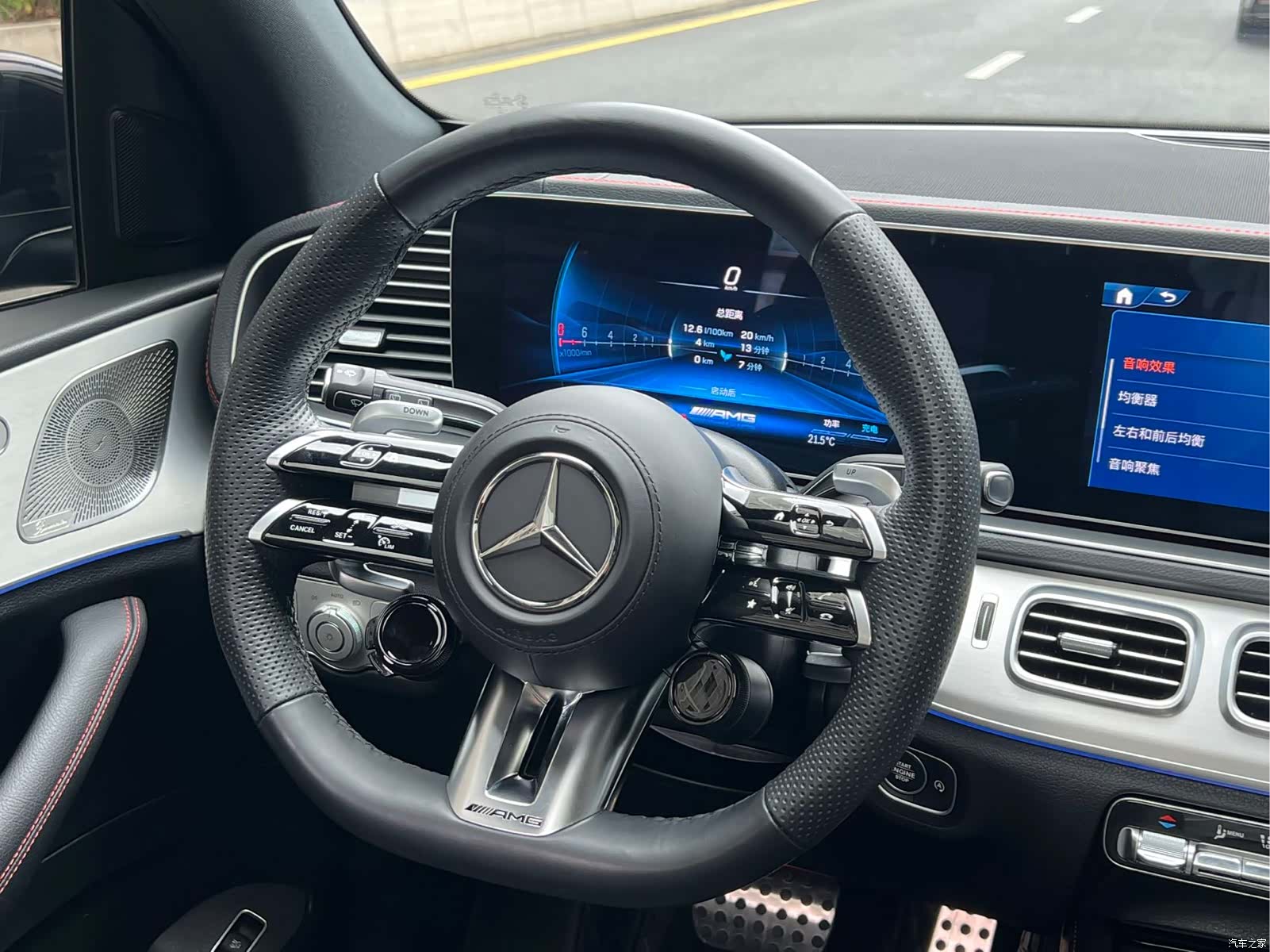 Mercedes-Benz GLE, 2024 14