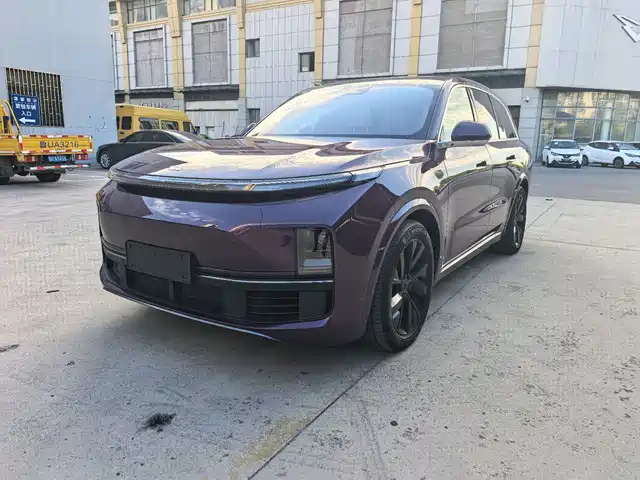 Li Auto L8 2023 — купить из Китая под заказ