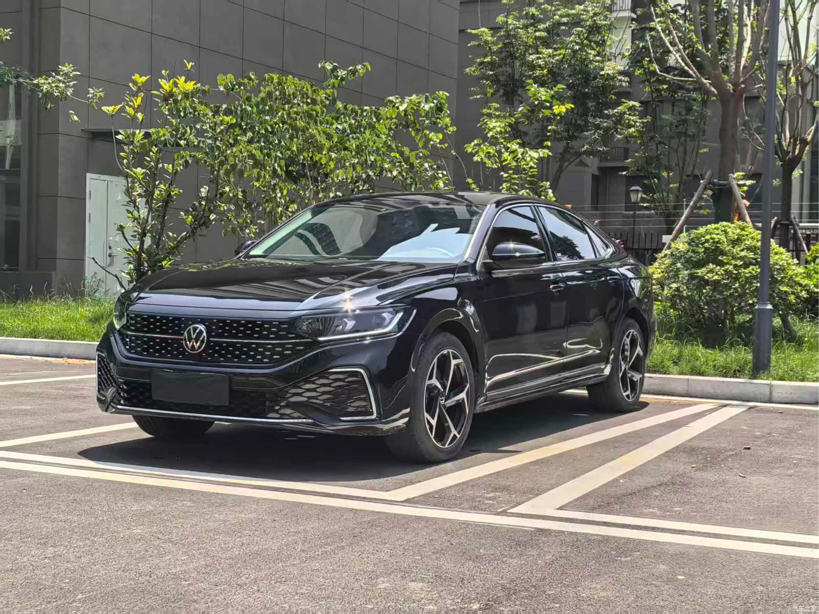 Volkswagen Passat, 2025 1