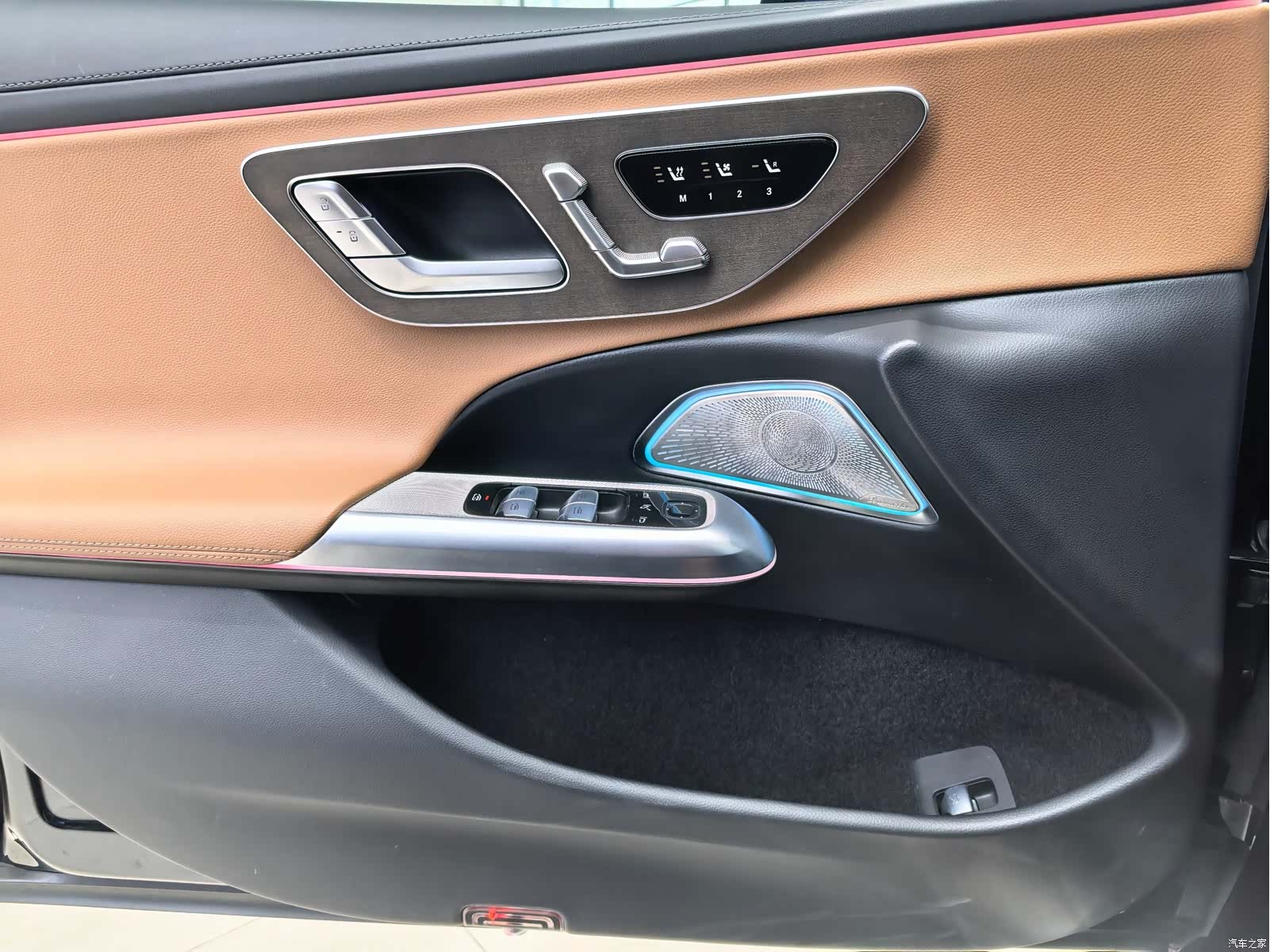 Mercedes-Benz E-Class, 2025 4