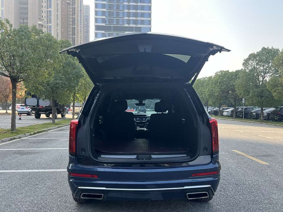 Cadillac XT6