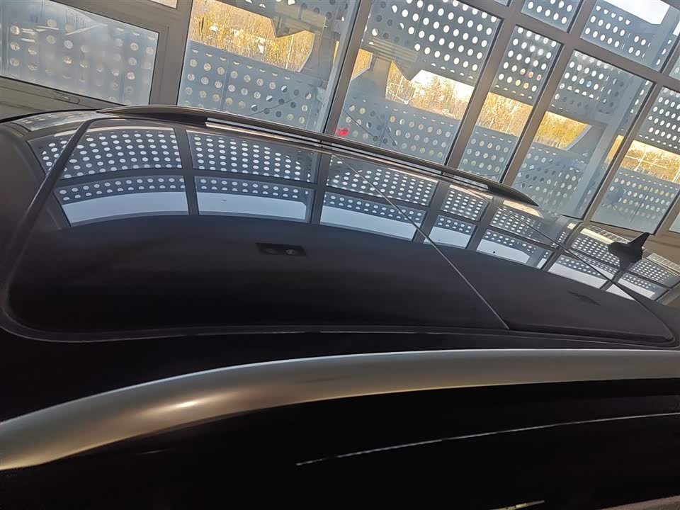 Volkswagen T-ROC exploring Songs