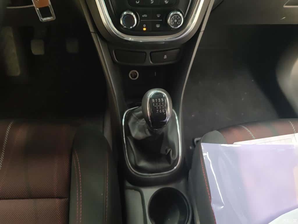 Buick Encore, 2015 14