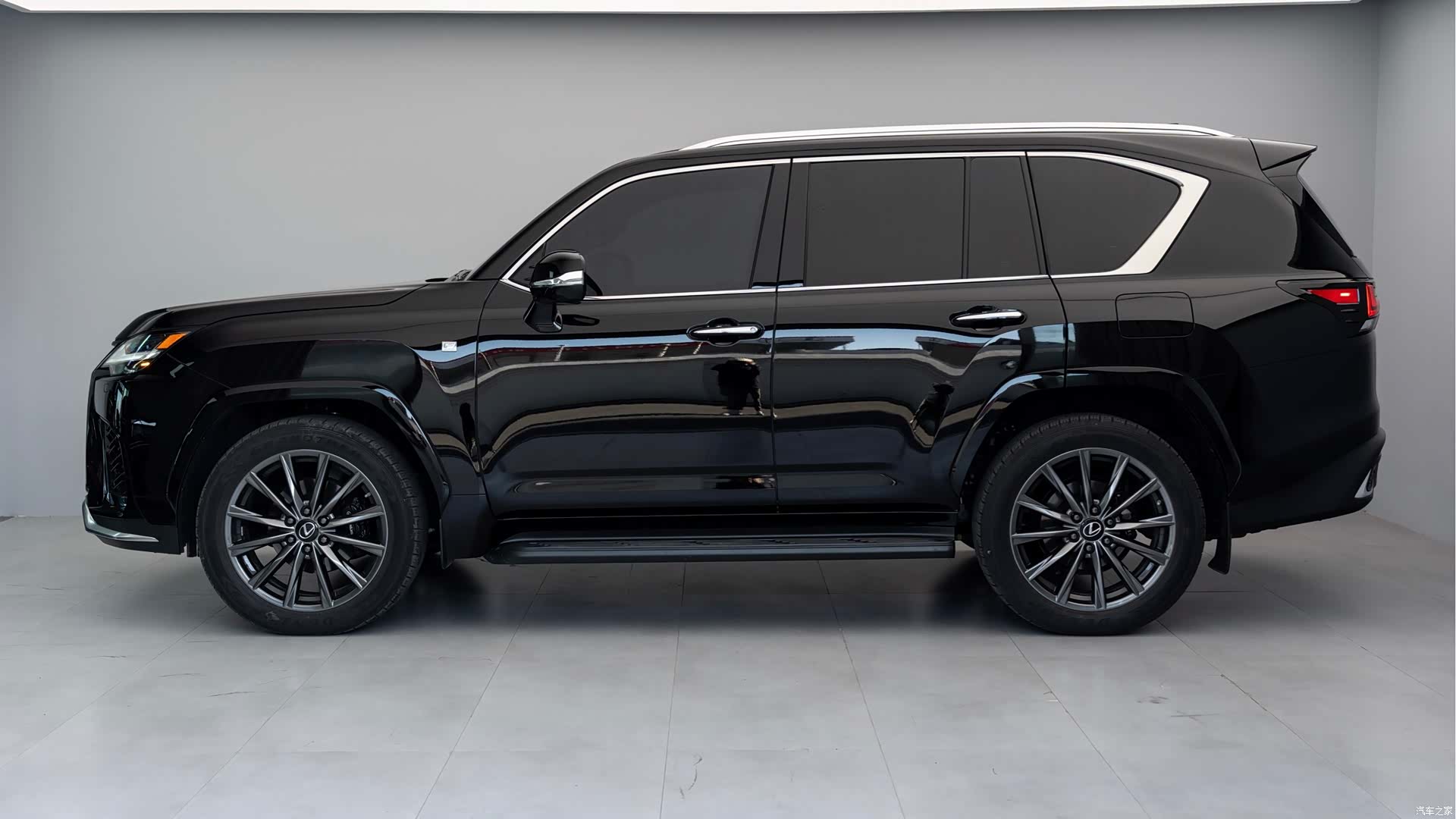 Lexus LX, 2023 3