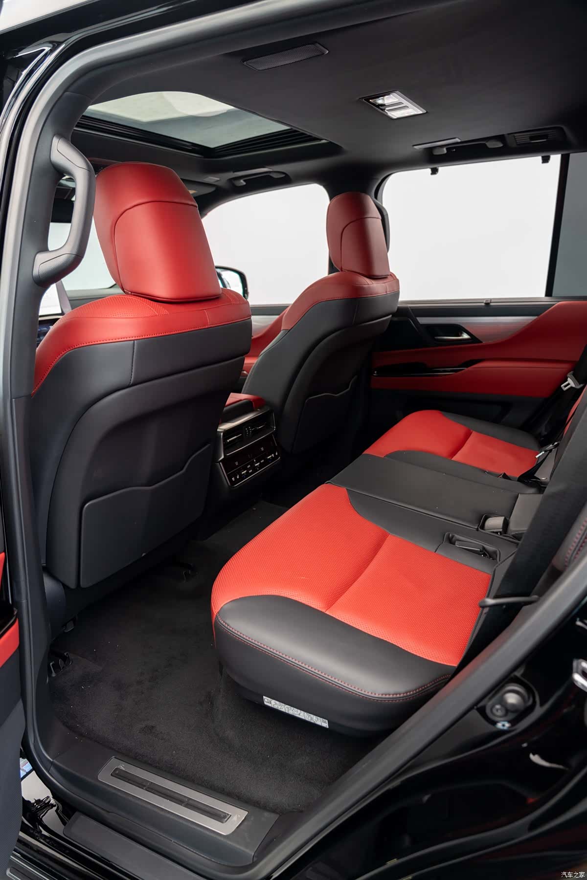 Lexus LX, 2023 15