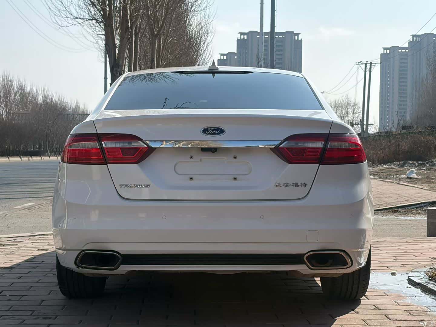 Ford Taurus, 2017 4
