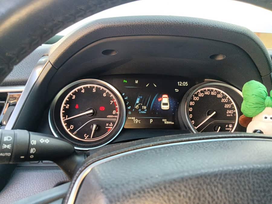 Toyota Camry 2021, фото 7