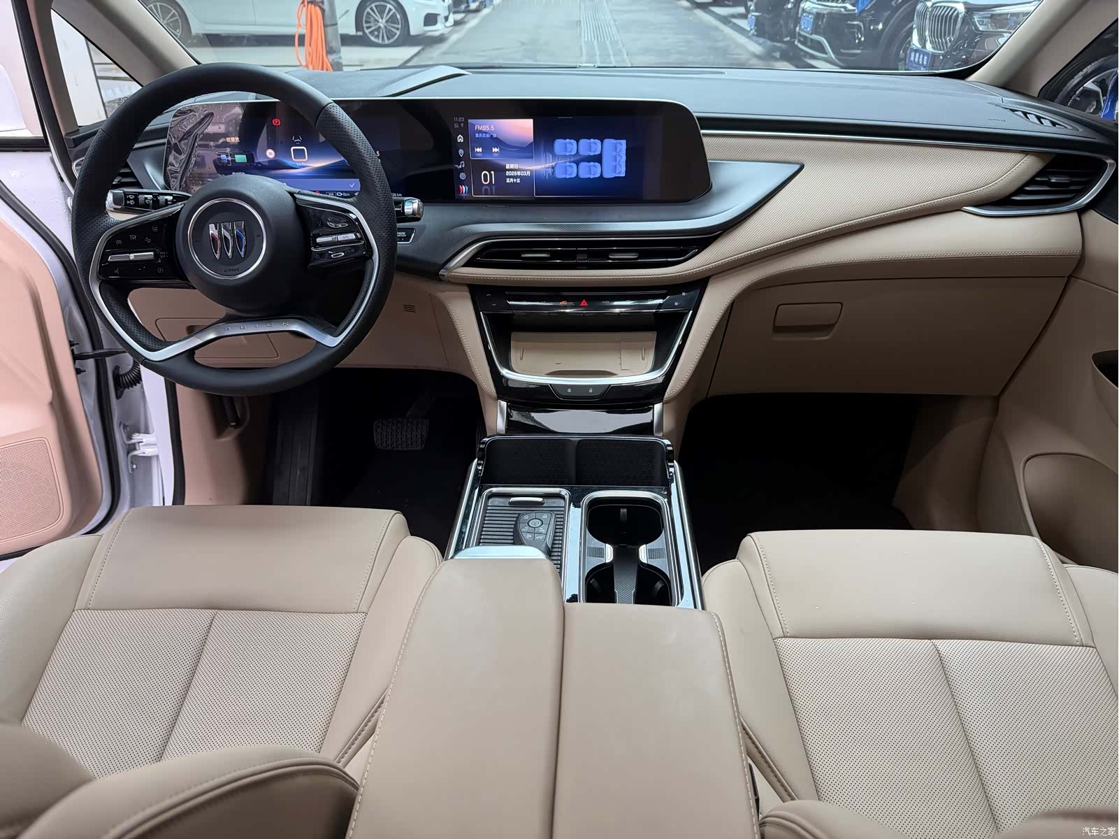 Buick GL8, 2025 10