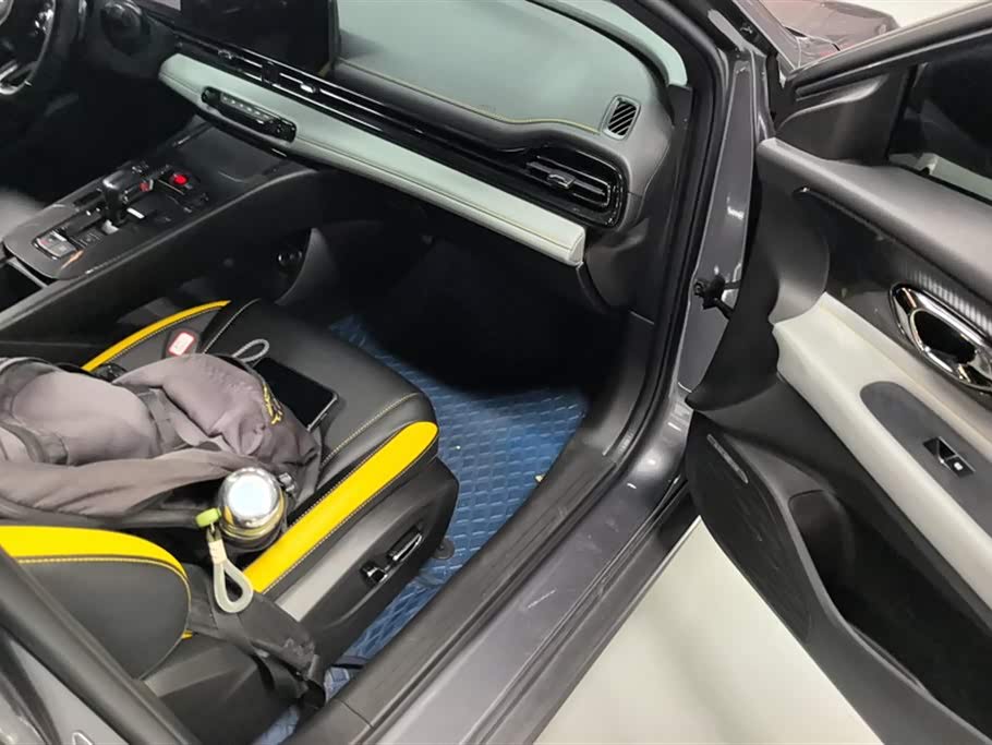 Trumpchi Shadow Leopard